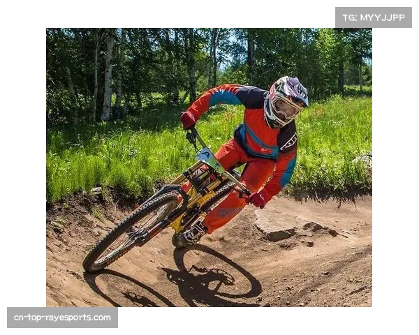 “POLYGON”杯山地自行车“狂飙”系列赛：近200名车手角逐速降、泵道、气垫跳高三大赛项